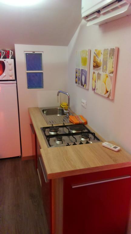 Orange Cube Apartment Rijeka Bagian luar foto