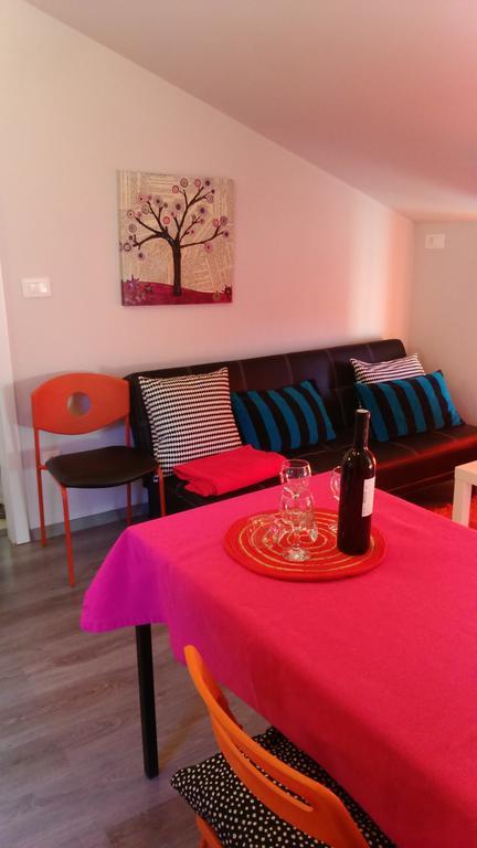 Orange Cube Apartment Rijeka Ruang foto